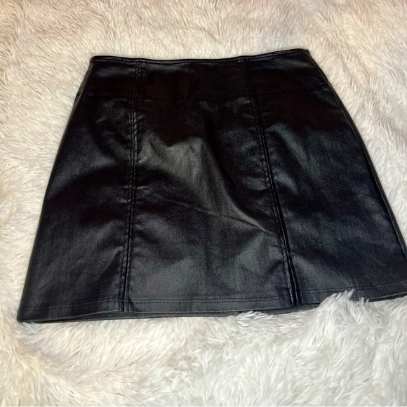 Shinestar Dresses & Skirts - Black Vegan Leather Faux Mini Skirt with Slit